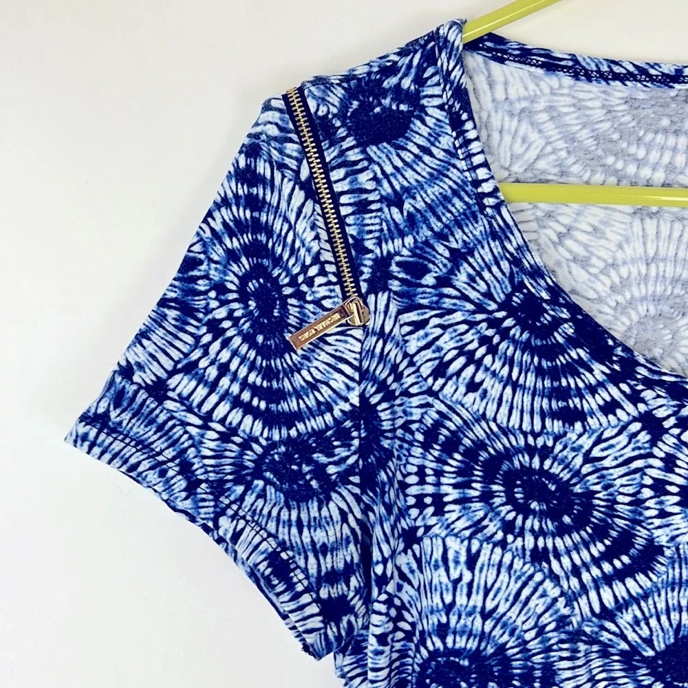 MICHAEL KORS shortsleeve tie dye circles blue and white top zippered sho… - Picture 4 of 9